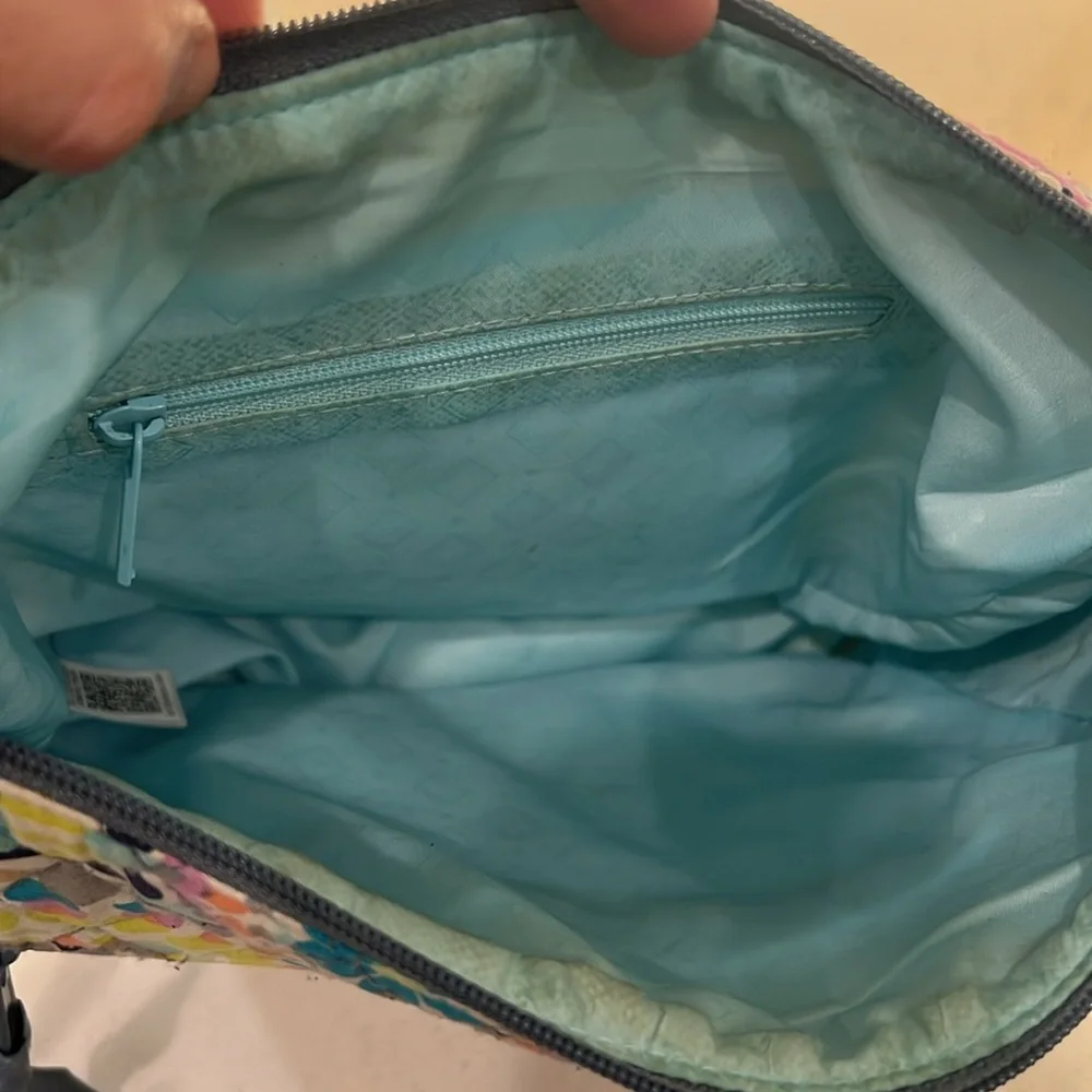 Vera Bradley Grand Traveler bag Sunny Medallion. - Picture 13 of 14